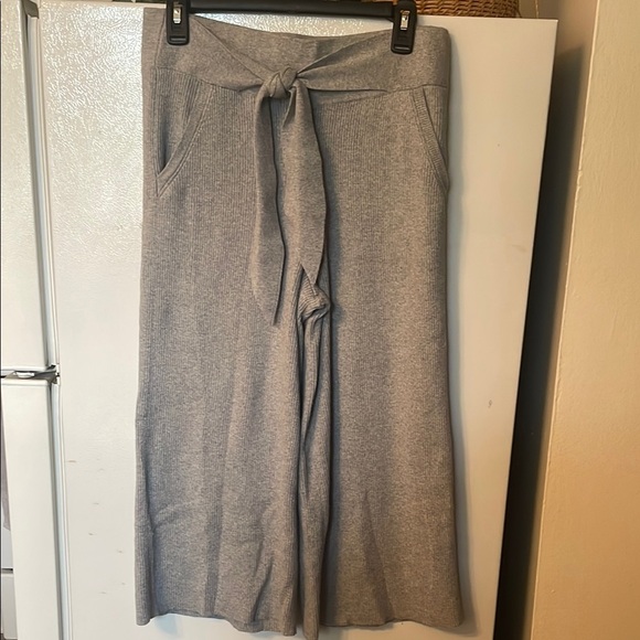 Saks Fifth Avenue Gray Wide-Leg Pants Medium - Picture 2 of 6